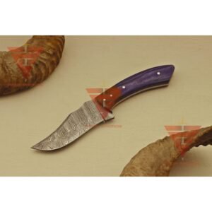 Artisan Damascus Steel Hunting Knife - Exquisite Wood Handgrip - Perfect Present for Him - Complete with Genuine Leather Sheath