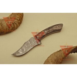 Handcrafted Full Tang Damascus Steel Hunting Camping Skinner Knife - Rosewood Handle - Ideal Gift For Him - Essential EDC Gear