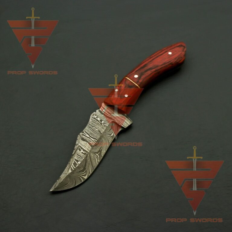 Exquisite Damascus Steel Hunting Knife with Rosewood Handle and Leather Sheath: A Timeless Masterpiece