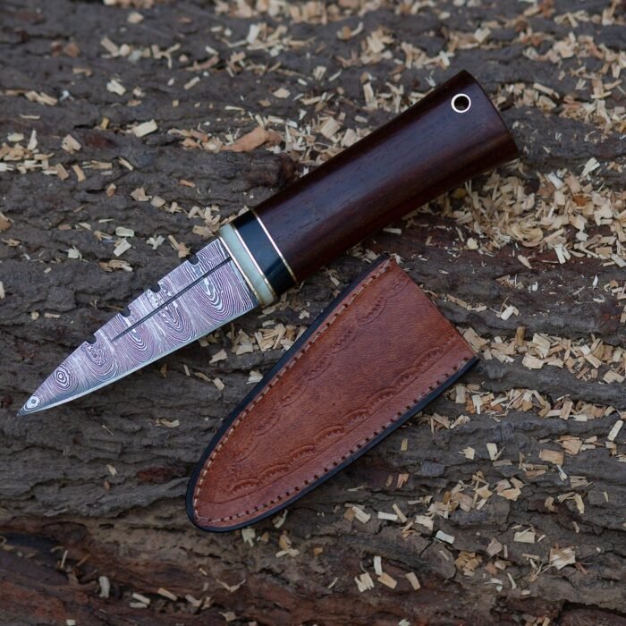 Handmade Damascus Steel Sgian Dubh: Celtic Dirk Knife with Camel & Bull Horn Handle