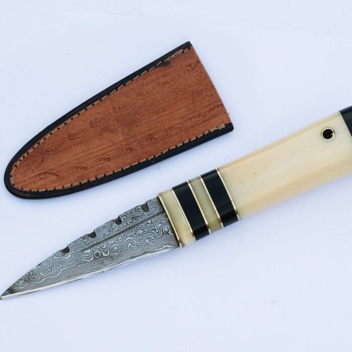 Celtic Scottish Dirk SGIAN DUBH Handle Knife