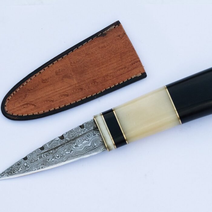Celtic Scottish Dirk SGIAN DUBH Handle Knife
